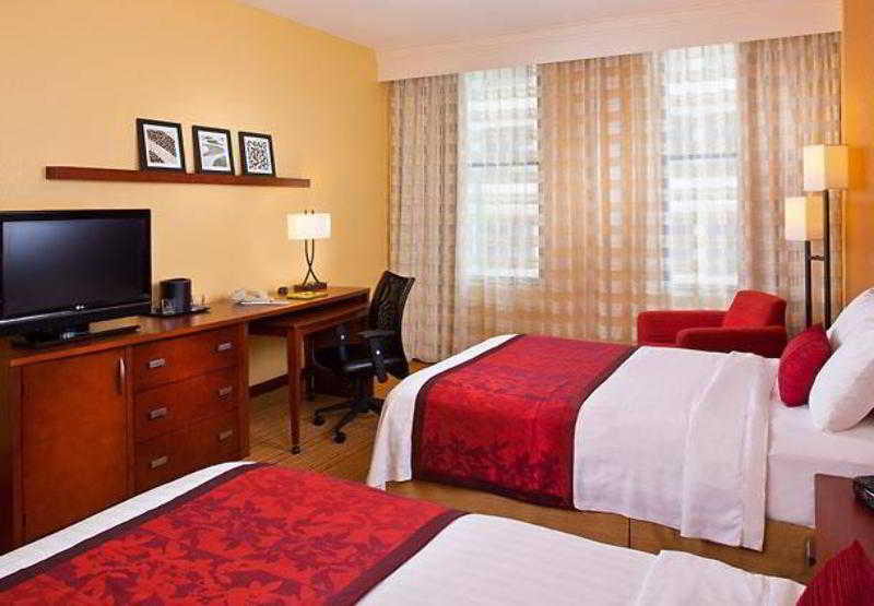 Готель Courtyard By Marriott New Orleans Downtown Near The French Quarter Екстер'єр фото