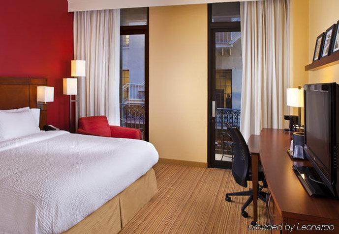 Готель Courtyard By Marriott New Orleans Downtown Near The French Quarter Екстер'єр фото