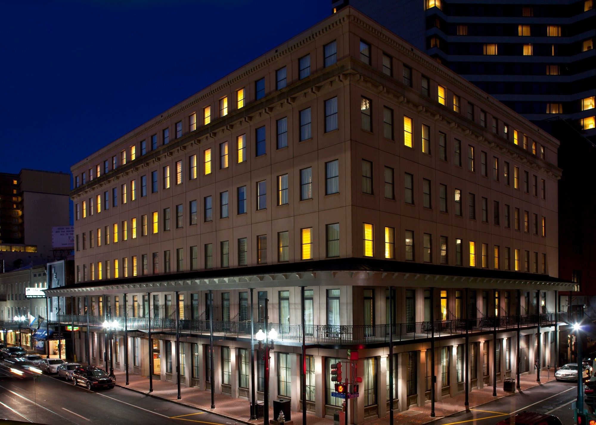 Готель Courtyard By Marriott New Orleans Downtown Near The French Quarter Екстер'єр фото