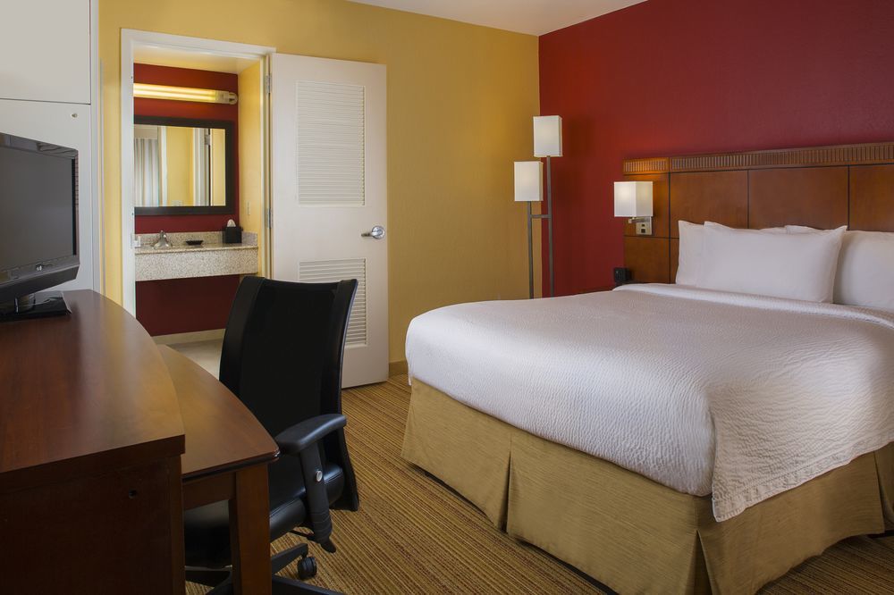 Готель Courtyard By Marriott New Orleans Downtown Near The French Quarter Екстер'єр фото