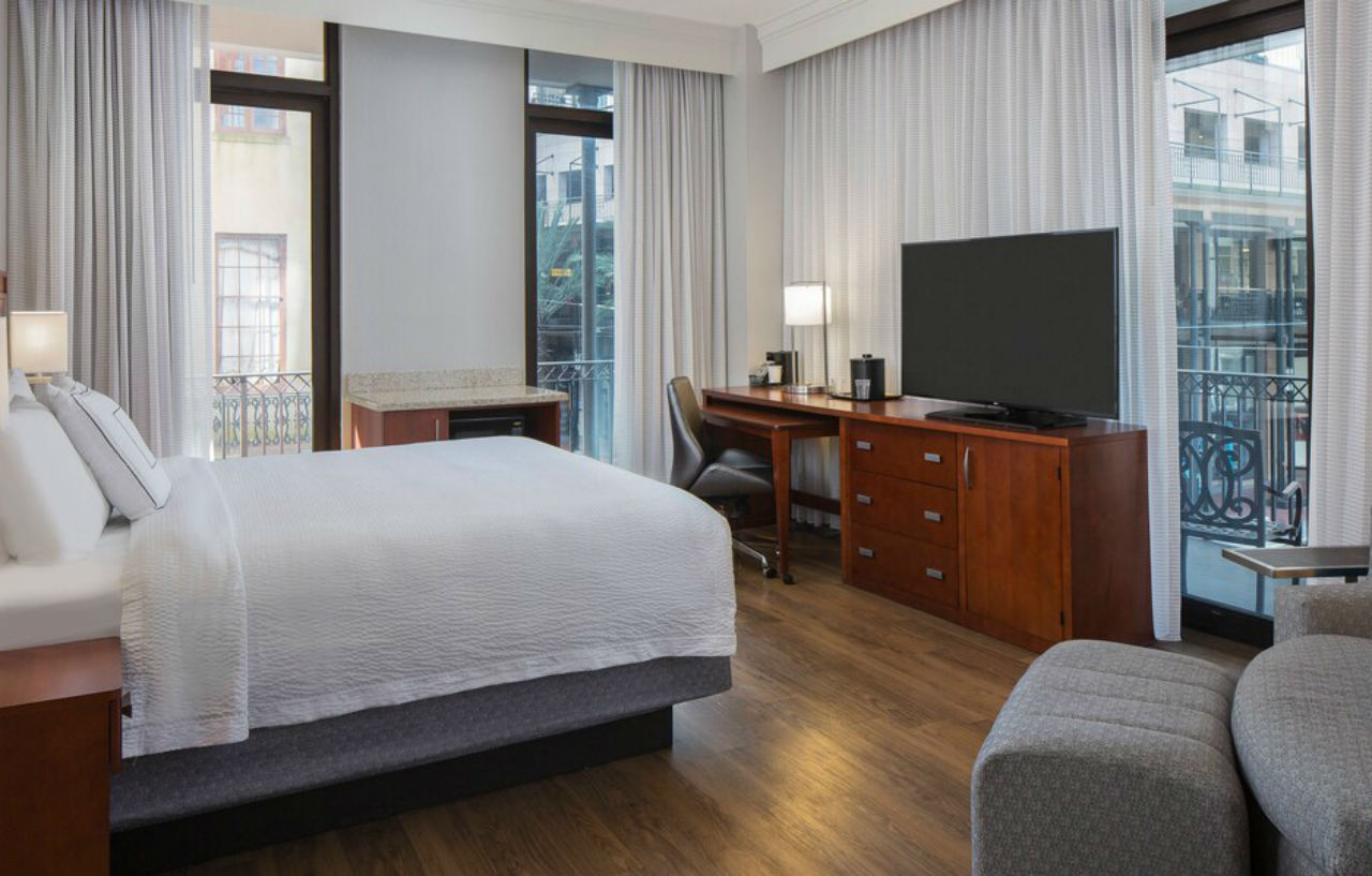 Готель Courtyard By Marriott New Orleans Downtown Near The French Quarter Екстер'єр фото